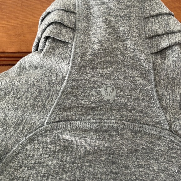 Lululemon Bhakti jacket size 4 - Picture 7 of 7